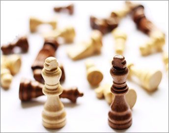 fallen-chess-pieces