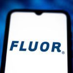 Fluor chairman retires