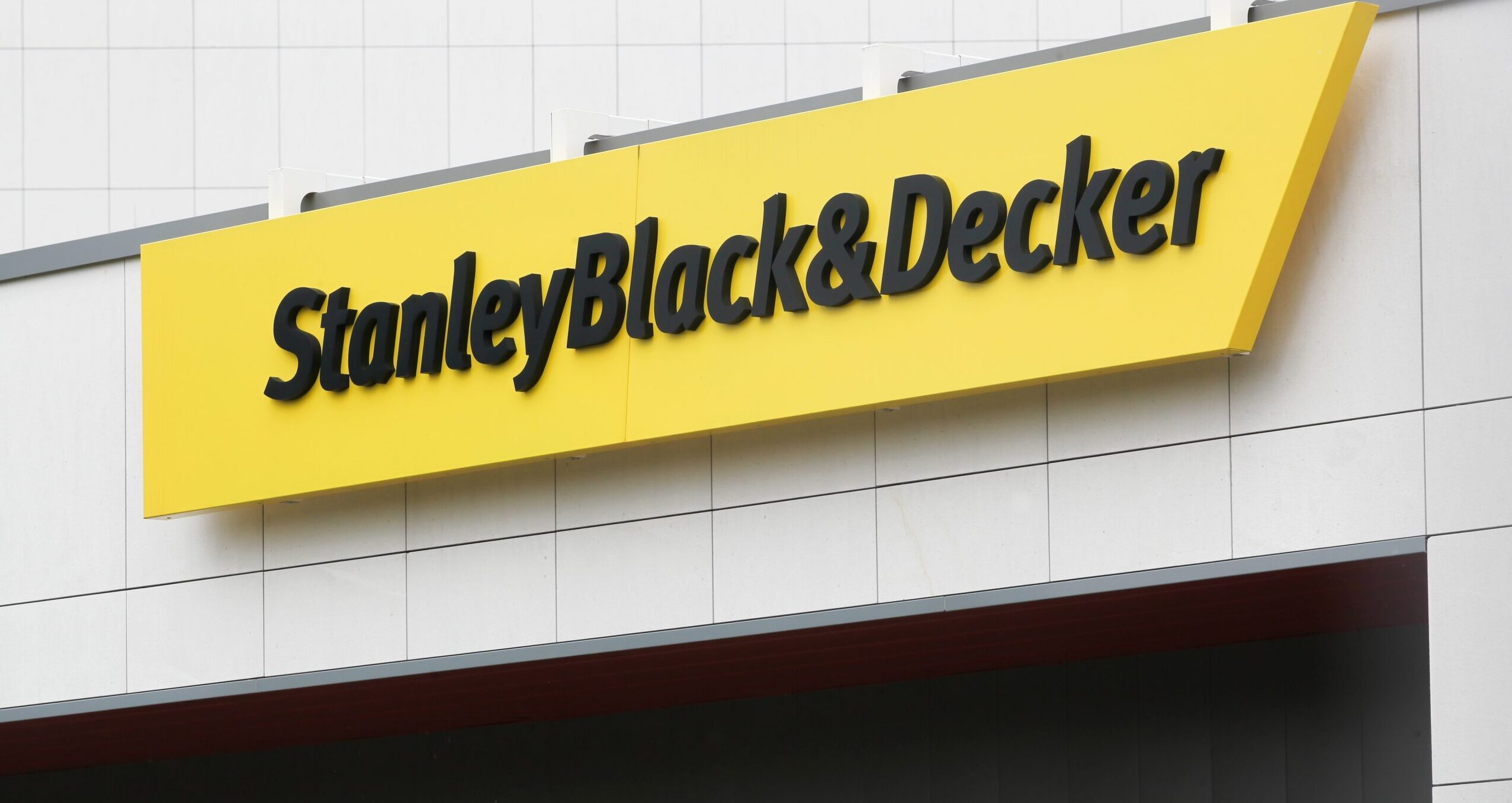 Stanley B D 1Q Sales Fall 12 on Lower Volume Modern