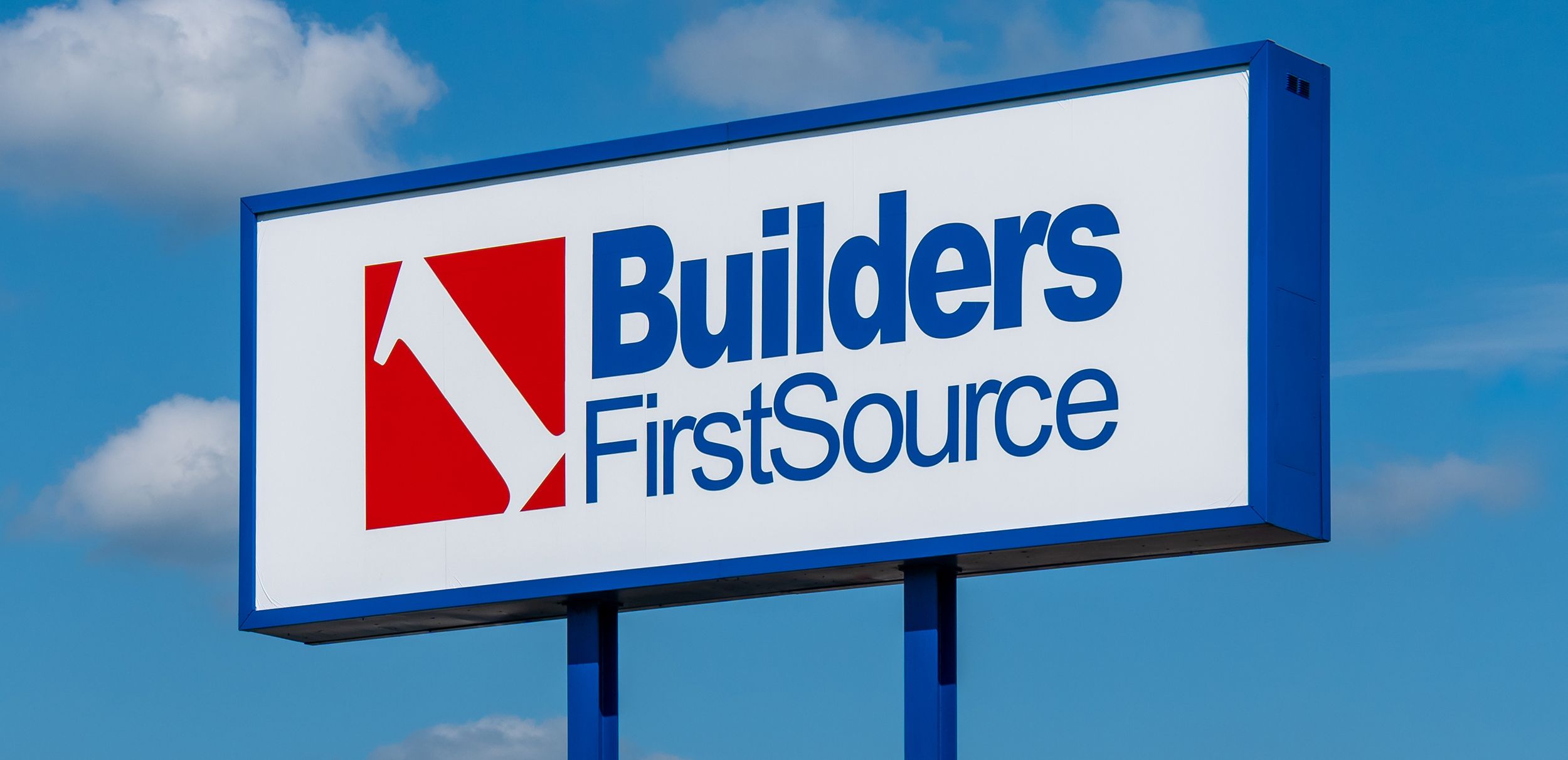 MENONINEE, WI/USA - AUGUST 17, 2019: Builders FirstSource exterior and trademark logo.