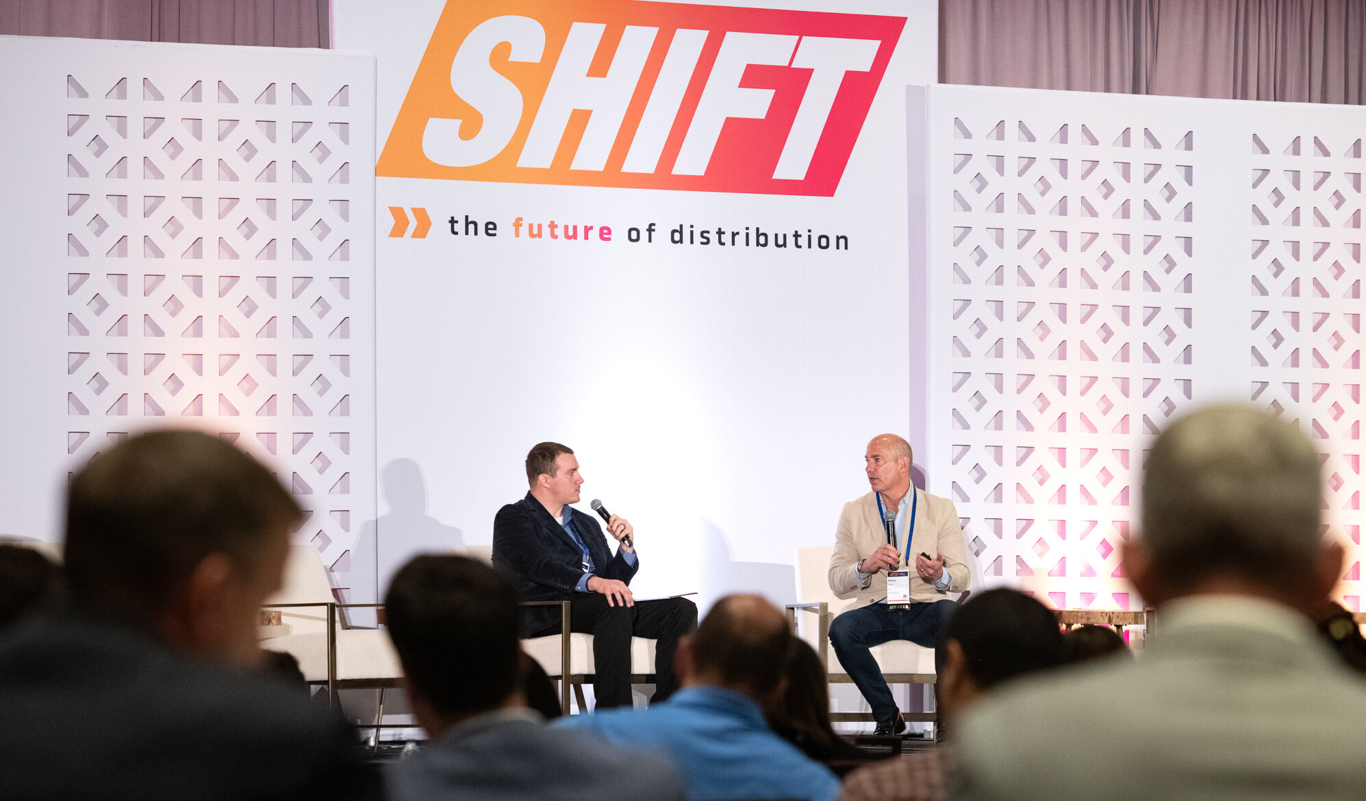 MDM Executive Editor Mike Hockett (left) interviews Global Industrial Company CEO Barry Litwin (right) on stage during MDM's 2023 SHIFT conference Sept. 20 in Denver. (MDM Photo)